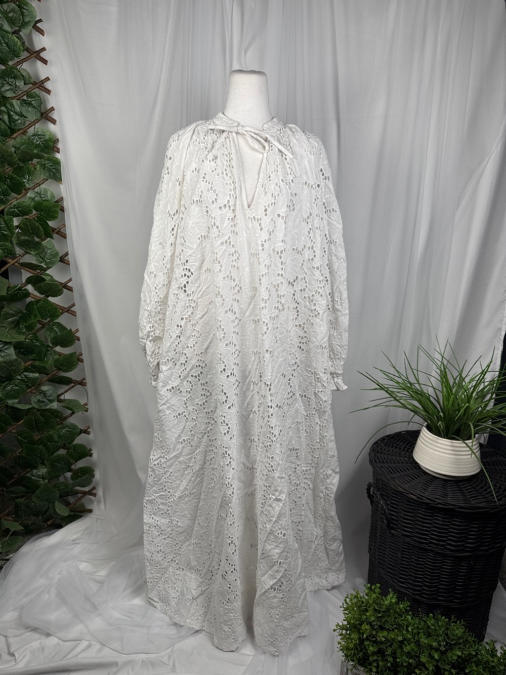 H&M White Long Sleeve Lace Maxi Dress